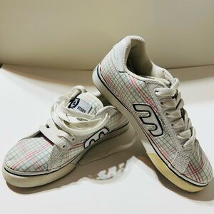 Etnies Women’s Sneakers - White with pink and blue Pastel Plaid.size W6